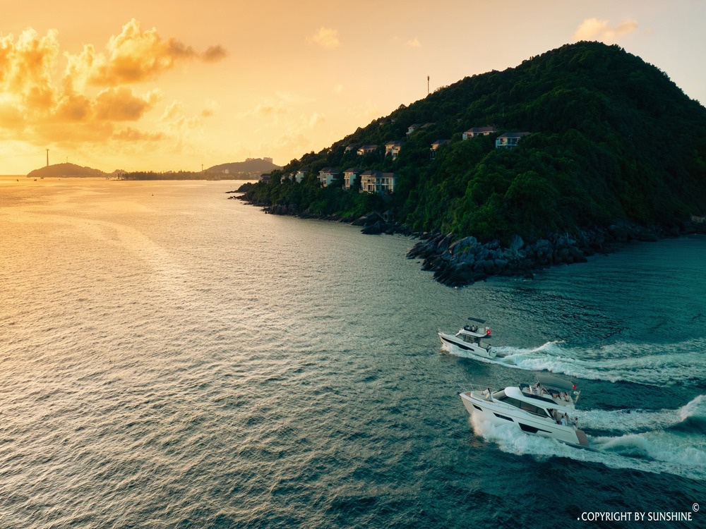 Du thuyền Sunset Yacht